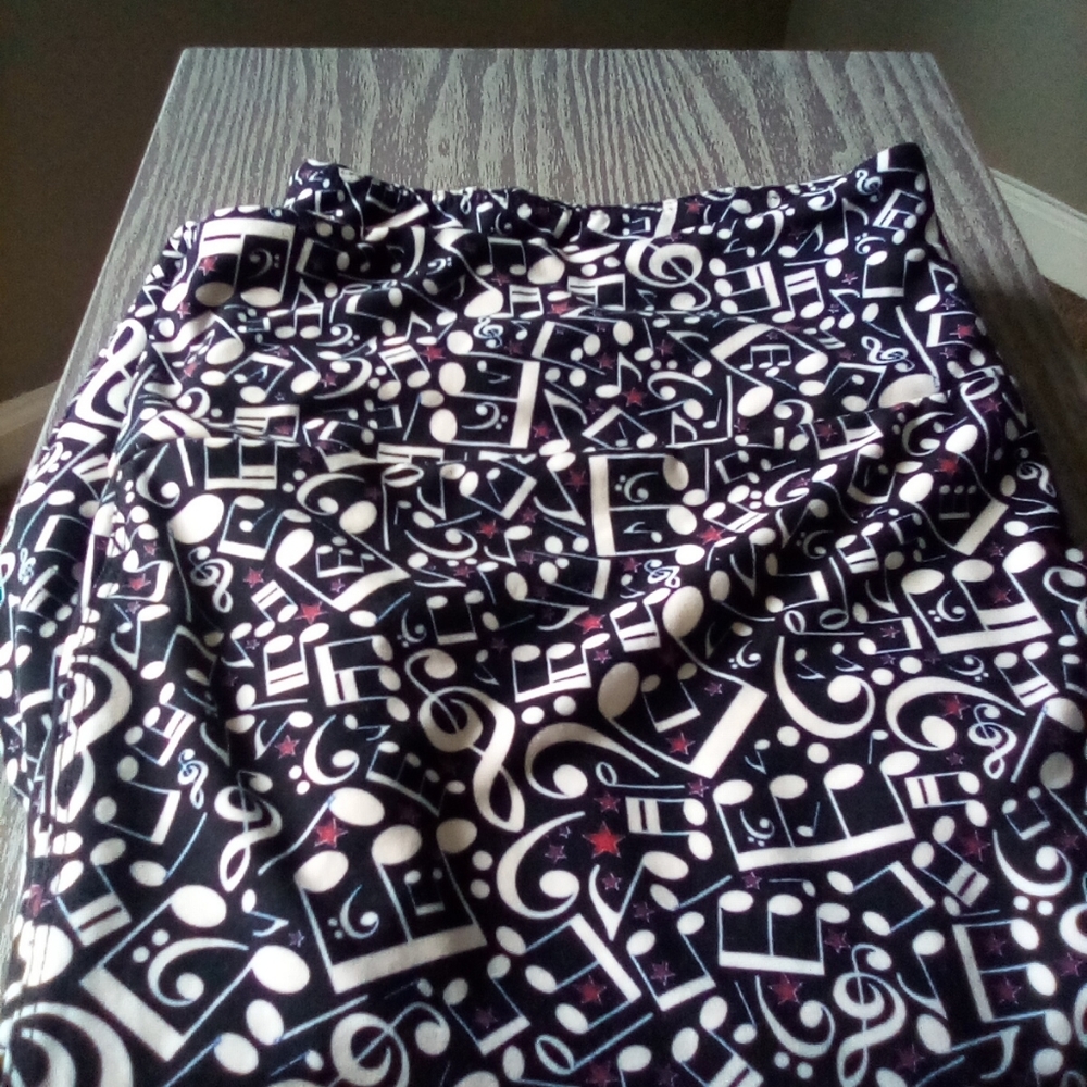 Music Notes Pattern LuLaRoe TC2 Leggings
